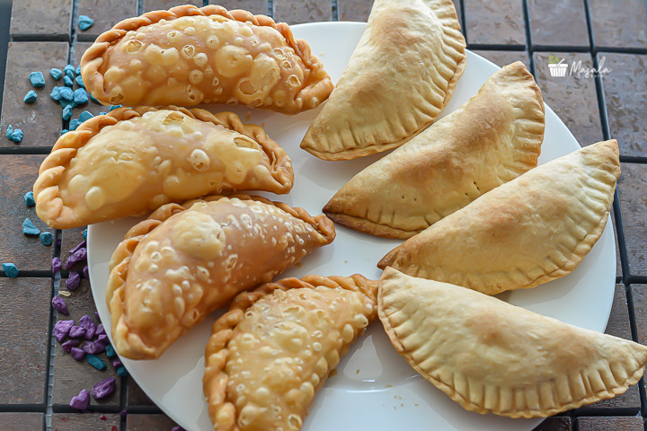Kajjikayalu traditional and baked version comparison