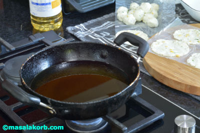 Chakkalu Savoury Rice Crackers deep frying step13