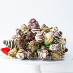 Easy Chocolate Dipped Strawberries Recipe bouquet