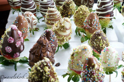 Easy Chocolate Dipped Strawberries Recipe